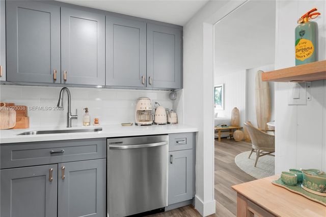 4301 Collins Avenue 207, Miami Beach, FL 33140