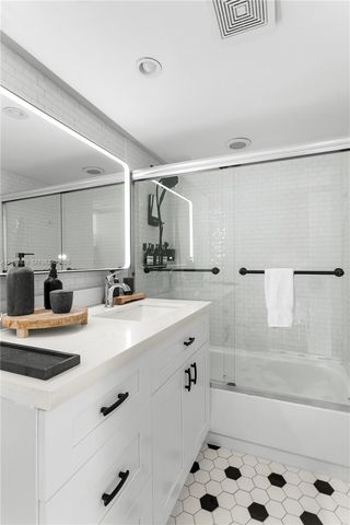 4301 Collins Avenue 207, Miami Beach, FL 33140