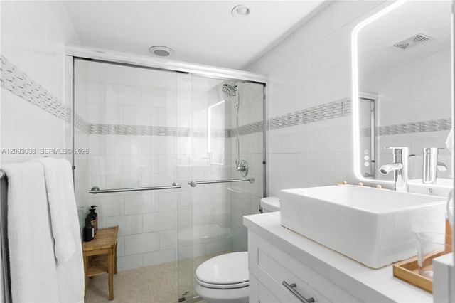 4301 Collins Avenue 207, Miami Beach, FL 33140