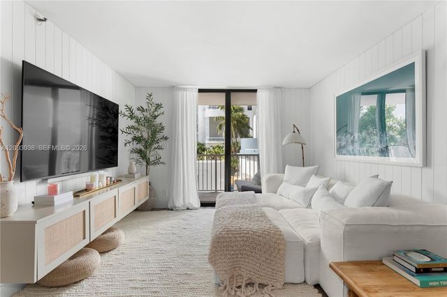 4301 Collins Avenue 207, Miami Beach, FL 33140