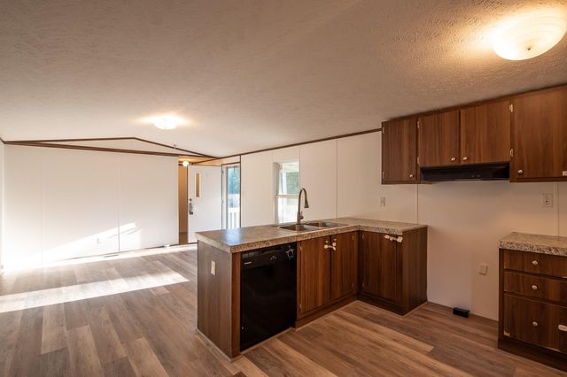 504 Wilderness Road, Somerville, TX 77879