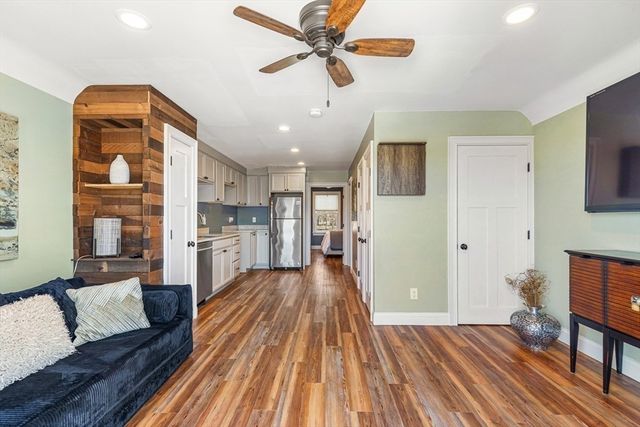 100 Bradley Street, Seekonk, MA 02771