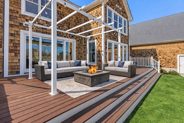 100 Bradley Street, Seekonk, MA 02771