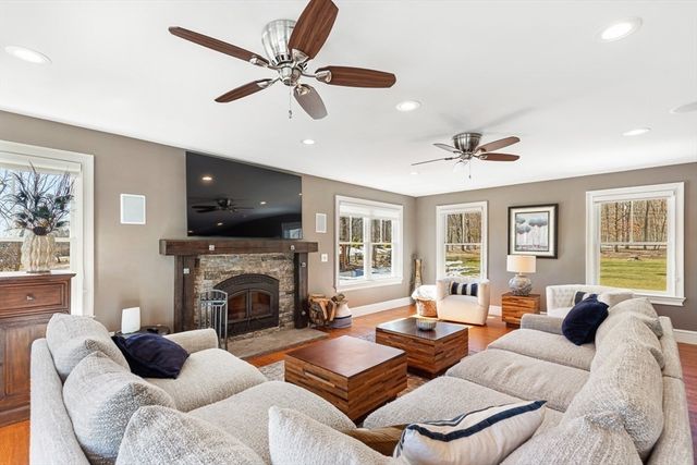 100 Bradley Street, Seekonk, MA 02771