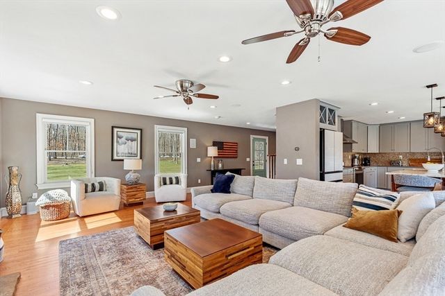 100 Bradley Street, Seekonk, MA 02771