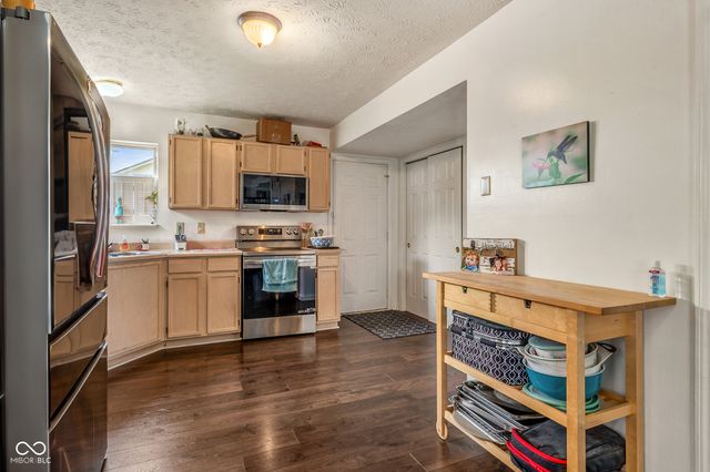 665 Hummingbird Lane, Whiteland, IN 46184