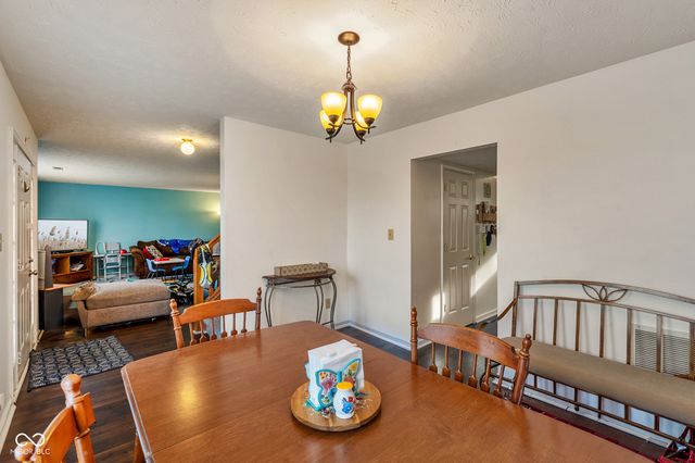 665 Hummingbird Lane, Whiteland, IN 46184