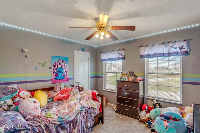 665 Hummingbird Lane, Whiteland, IN 46184