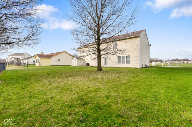 665 Hummingbird Lane, Whiteland, IN 46184