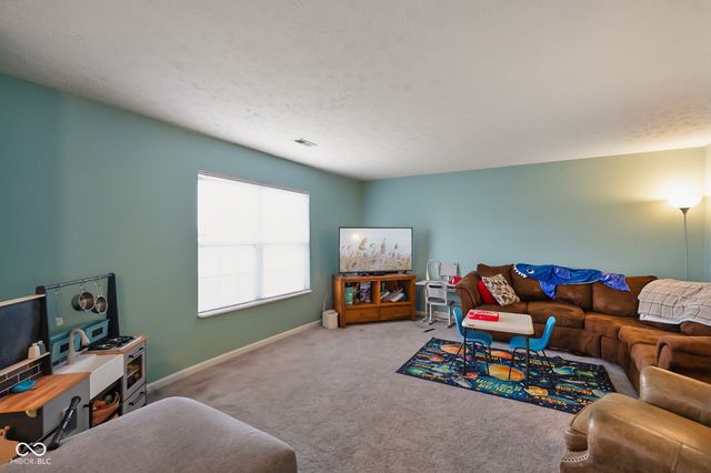 665 Hummingbird Lane, Whiteland, IN 46184