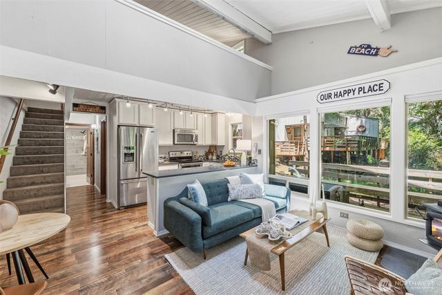 304 E Pointes Drive E, Shelton, WA 98584