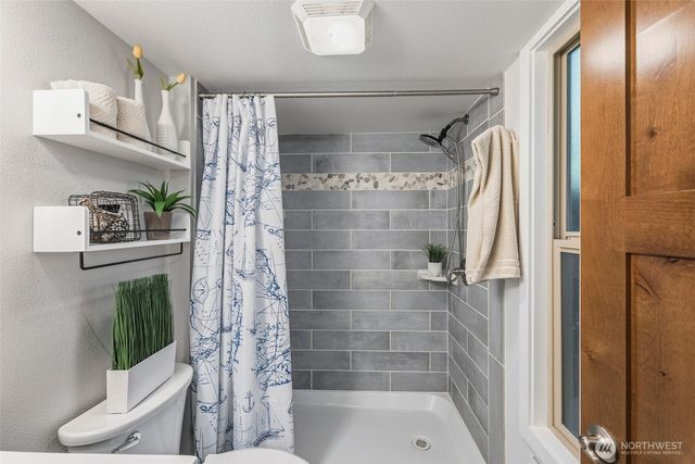 304 E Pointes Drive E, Shelton, WA 98584