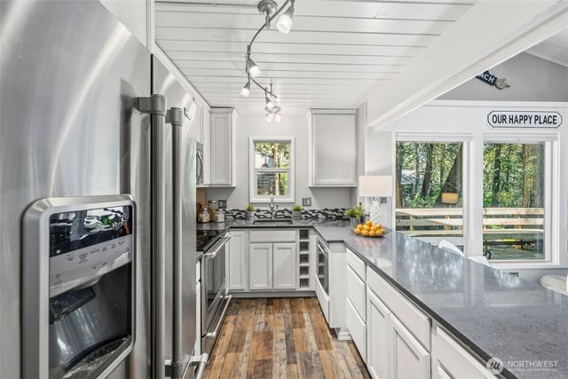 304 E Pointes Drive E, Shelton, WA 98584
