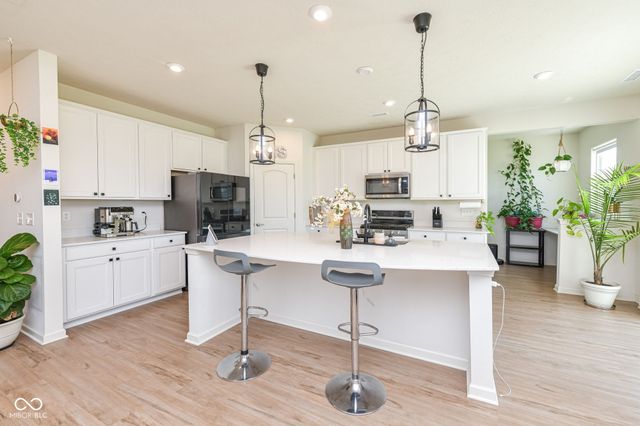 6907 Seattle Slew Drive, Whitestown, IN 46075