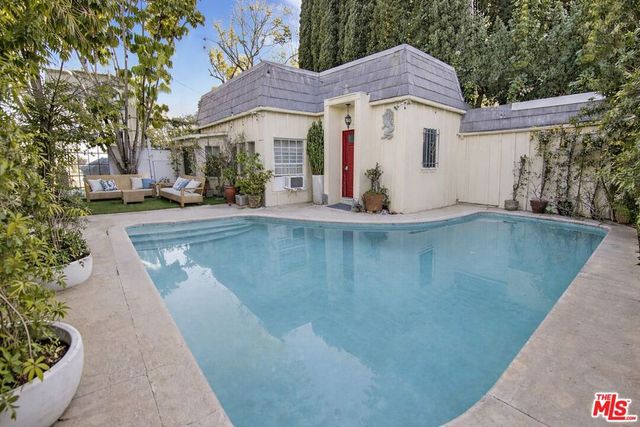 8998 Lloyd Place, West Hollywood, CA 90069