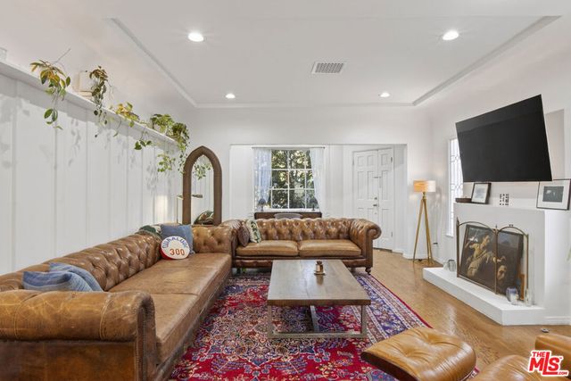 8998 Lloyd Place, West Hollywood, CA 90069