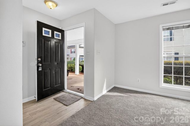 1911 Flushing Court, Charlotte, NC 28215