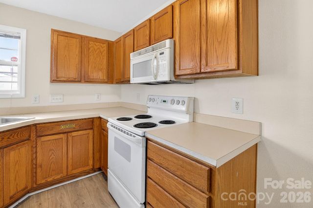 1911 Flushing Court, Charlotte, NC 28215