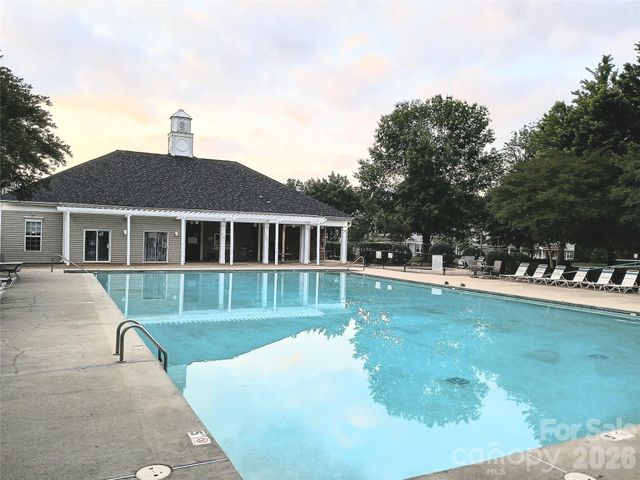 1911 Flushing Court, Charlotte, NC 28215