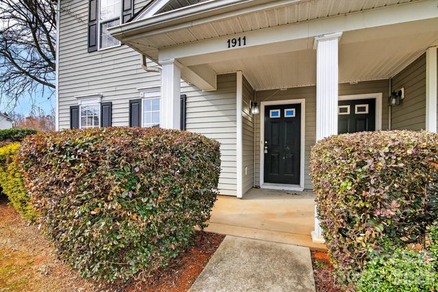 1911 Flushing Court, Charlotte, NC 28215