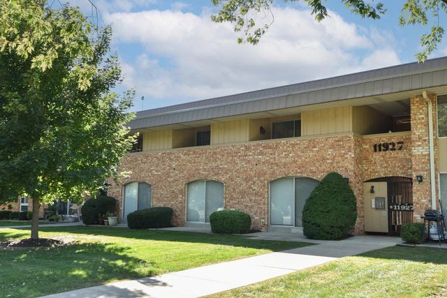 11927 W Appleton AVENUE #6, Milwaukee, WI 53224
