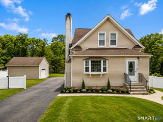 34 Lansing Avenue, Trumbull, CT 06611