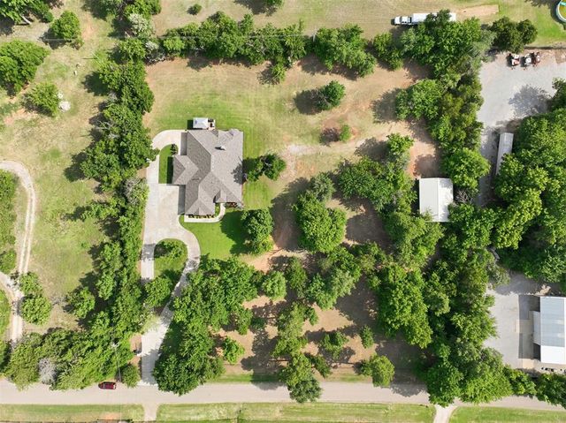 3318 E 44th Street, Edmond, OK 73013