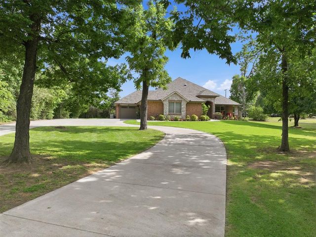 3318 E 44th Street, Edmond, OK 73013