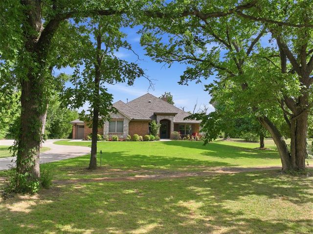 3318 E 44th Street, Edmond, OK 73013