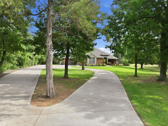 3318 E 44th Street, Edmond, OK 73013