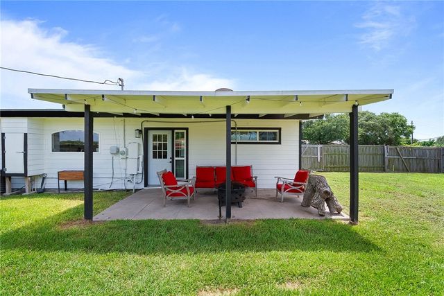 810 Adel Dr, Corpus Christi, TX 78412