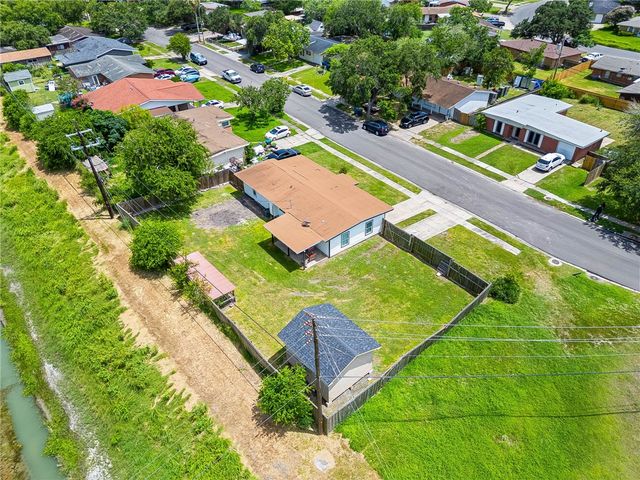 810 Adel Dr, Corpus Christi, TX 78412