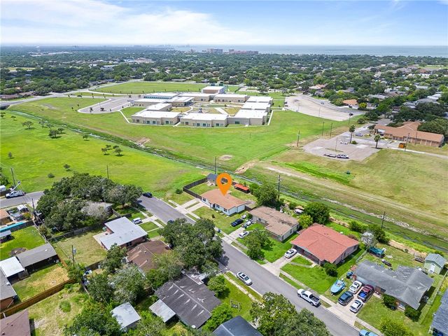 810 Adel Dr, Corpus Christi, TX 78412