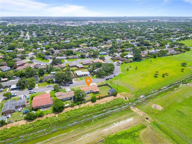 810 Adel Dr, Corpus Christi, TX 78412