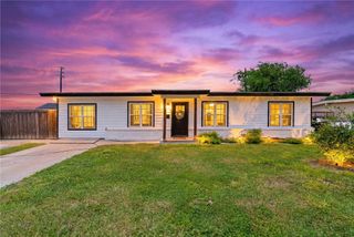 810 Adel Dr, Corpus Christi, TX 78412