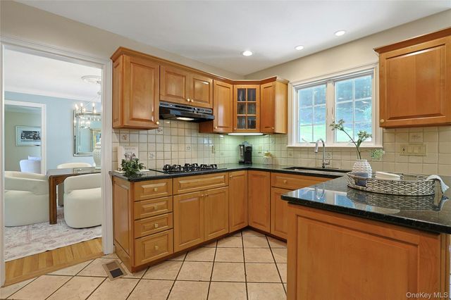 22 Garey Drive, Chappaqua, NY 10514