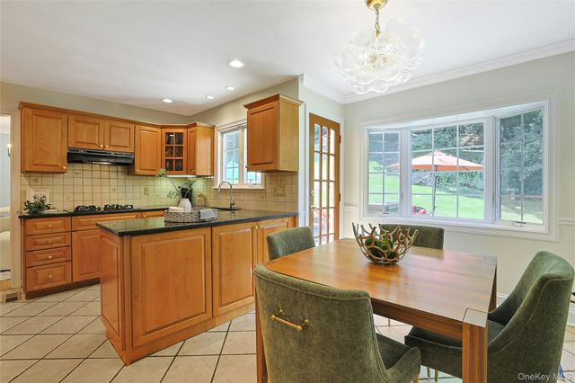 22 Garey Drive, Chappaqua, NY 10514