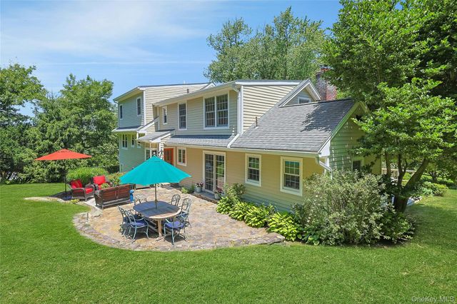 22 Garey Drive, Chappaqua, NY 10514