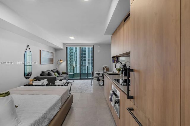 121 NE 5th St 2107, Miami, FL 33132