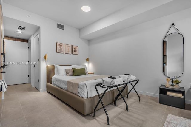 121 NE 5th St 2107, Miami, FL 33132