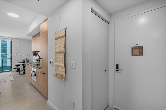 121 NE 5th St 2107, Miami, FL 33132