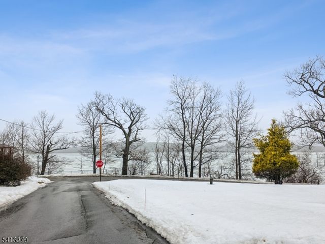 14 High St, Mount Olive Twp., NJ 07828