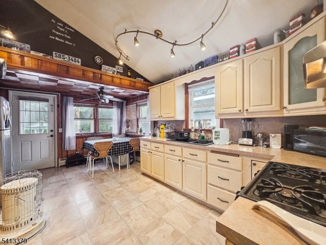 14 High St, Mount Olive Twp., NJ 07828