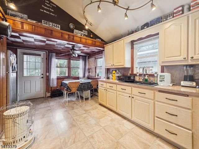 14 High St, Mount Olive Twp., NJ 07828