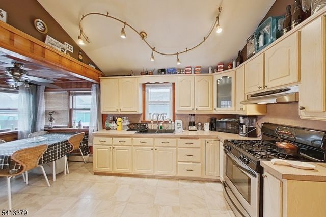 14 High St, Mount Olive Twp., NJ 07828