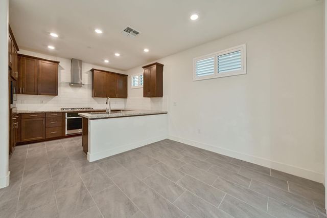 10569 Tenor Way, Elk Grove, CA 95757