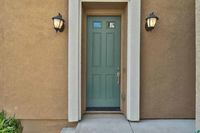 10569 Tenor Way, Elk Grove, CA 95757