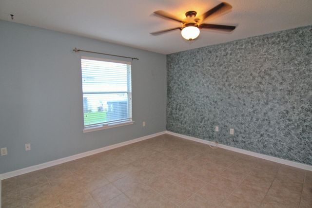 212 Whisper Ridge Dr, St Augustine, FL 32092