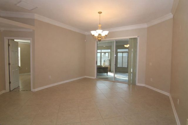 212 Whisper Ridge Dr, St Augustine, FL 32092