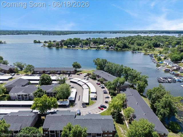 3840 Cass Elizabeth Road, Waterford Charter Township, MI 48328